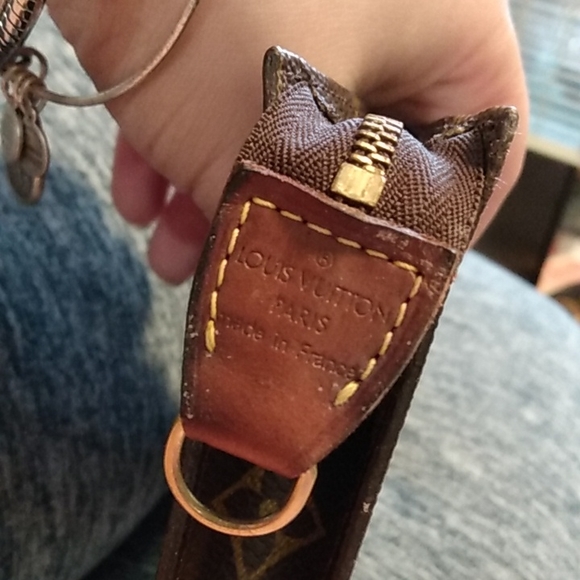 Louis Vuitton pouch 👝 - Picture 8 of 8